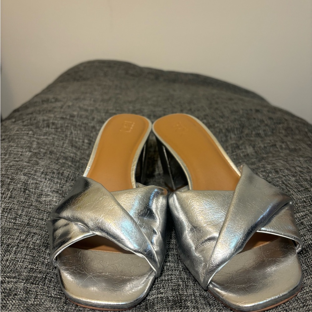 Loredo Heeled Sandal In Silver Crinkle Nordstorm Rack brand new